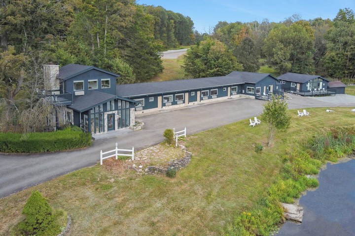 Lakelyn Lodge