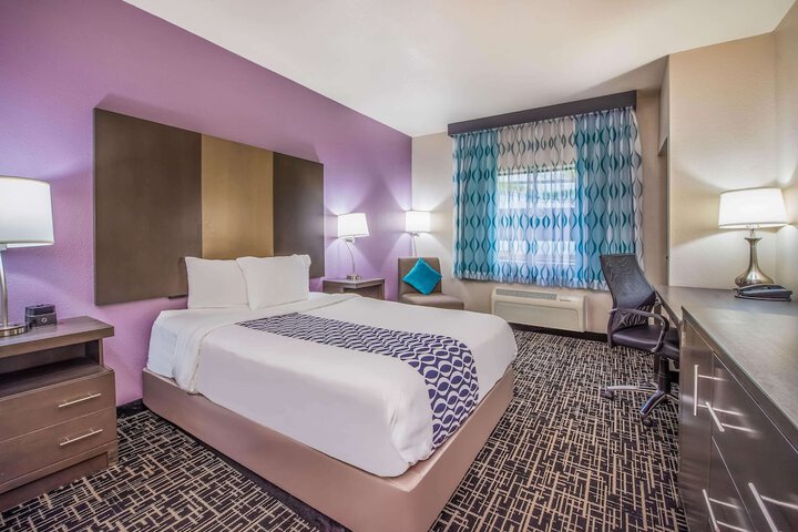 Room 14 of 32
