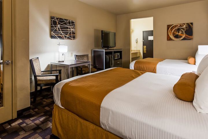 Best Western Windsor Pointe Hotel & Suites-Frost Bank Center