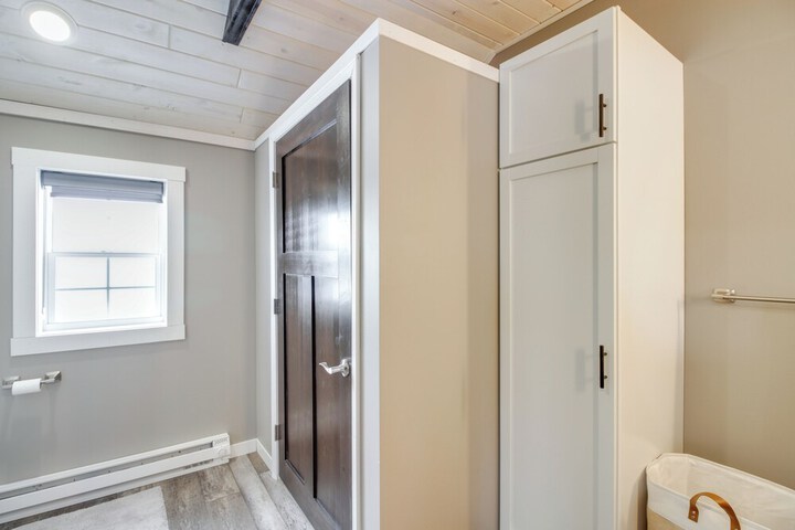 Pet-friendly Cabin w / Lake Access & Patio in Dent