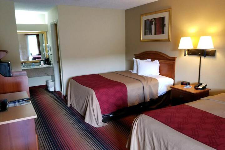 Room 28 of 34