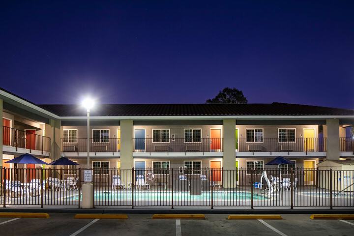 Hotel 2 of 27