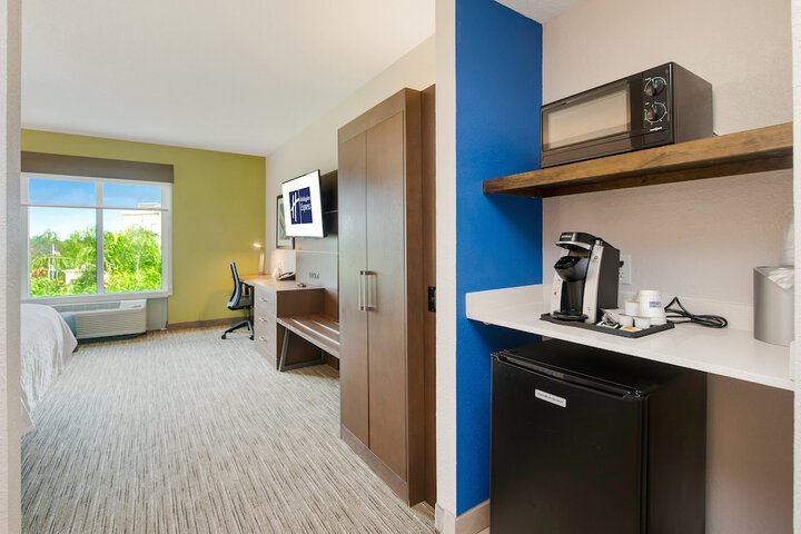 Room 19 of 41