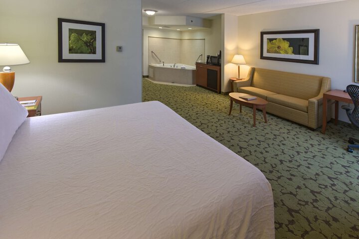 Room 14 of 33