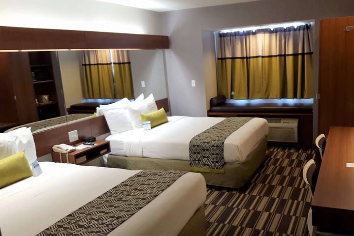 Microtel Inn & Suites by Wyndham Bellevue / Omaha