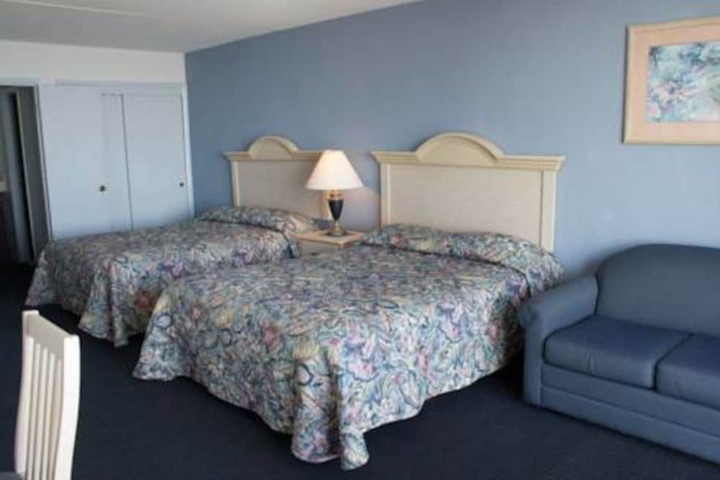 Room 6 of 18