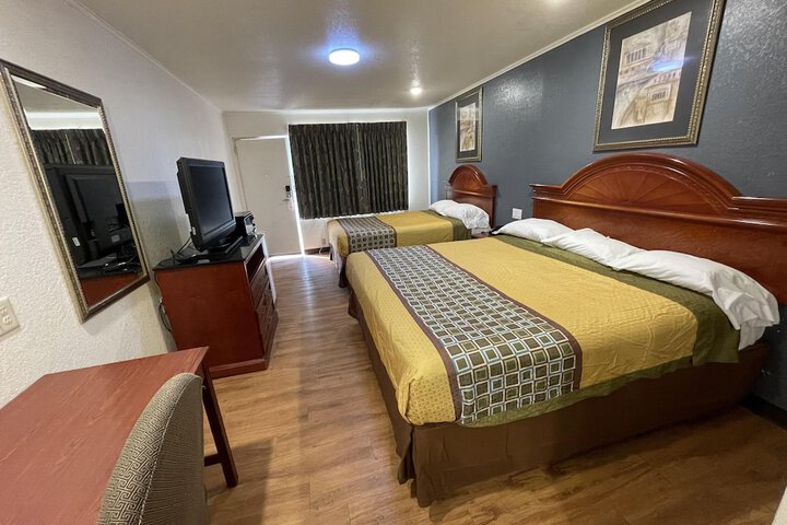 Room 20 of 25