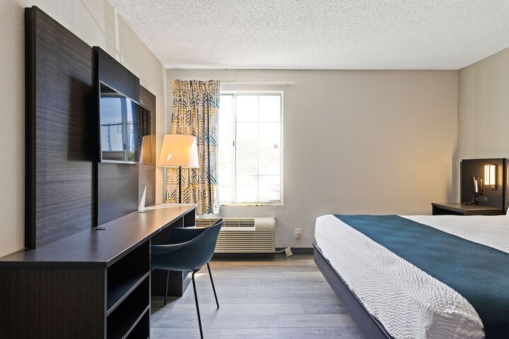 Room 26 of 37