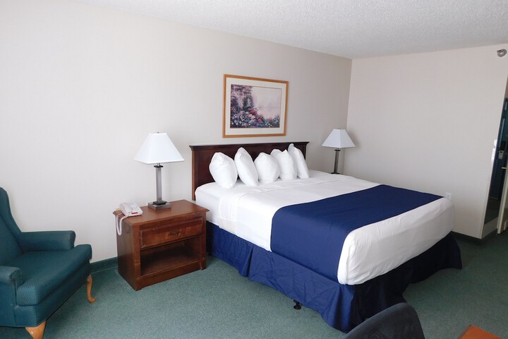 Room 16 of 44