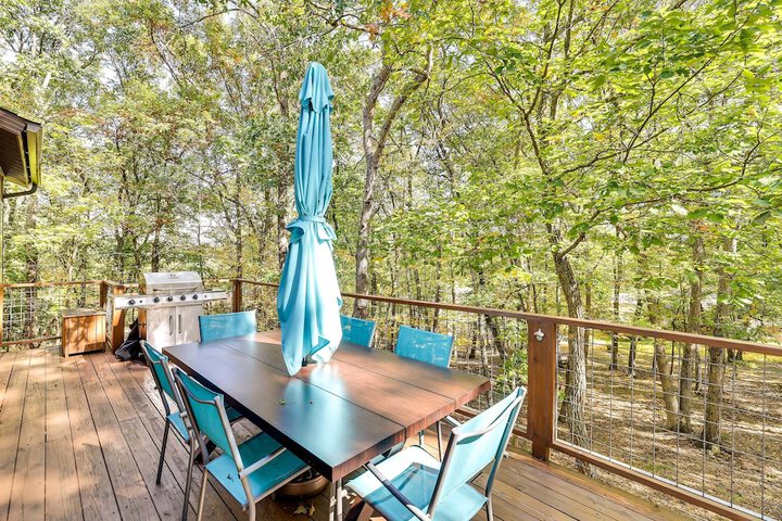 Gorgeous Bushkills Lodge w / Pool Access!
