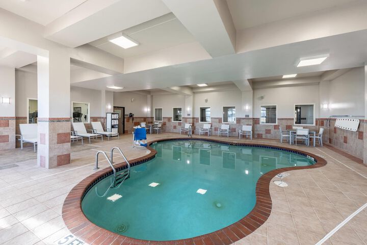 Country Inn & Suites by Radisson Findlay, OH