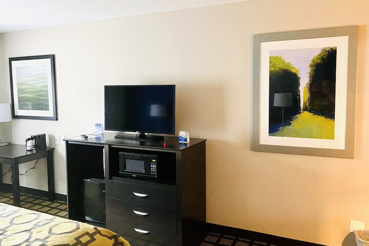 Room 18 of 33