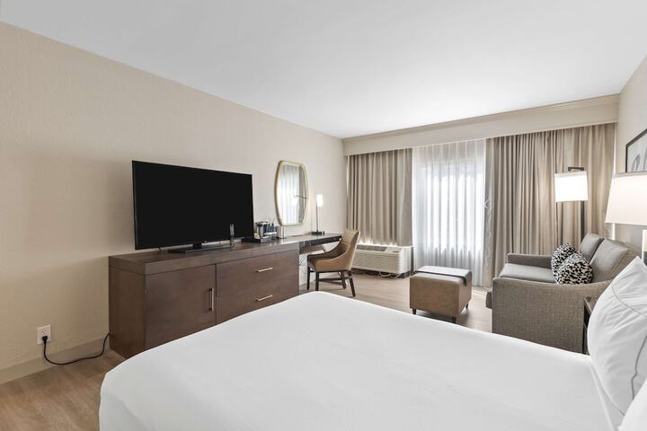 Room 30 of 48