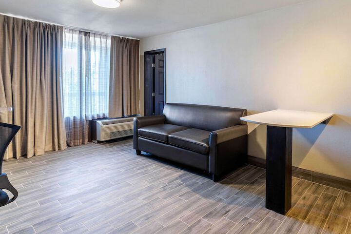 Room 35 of 64