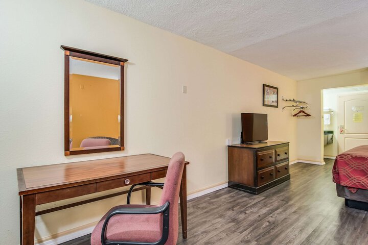 Room 15 of 15