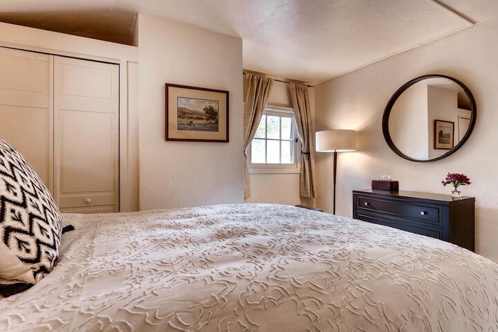 Room 9 of 48