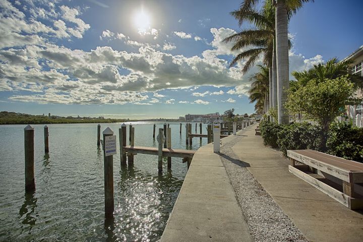 Barefoot Beach Resort