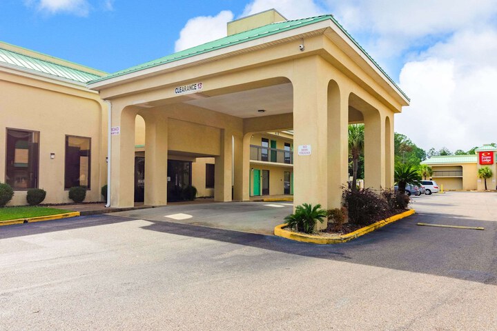 Hotel 3 of 27