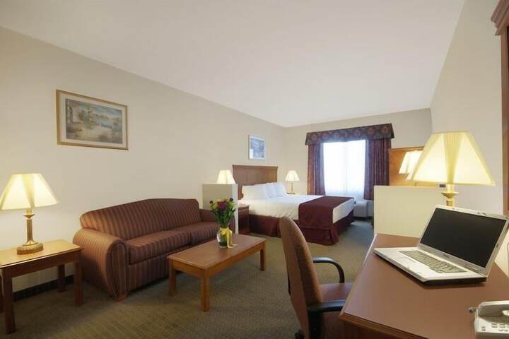 Room 12 of 23
