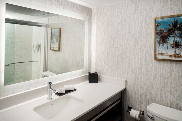 Room 35 of 76