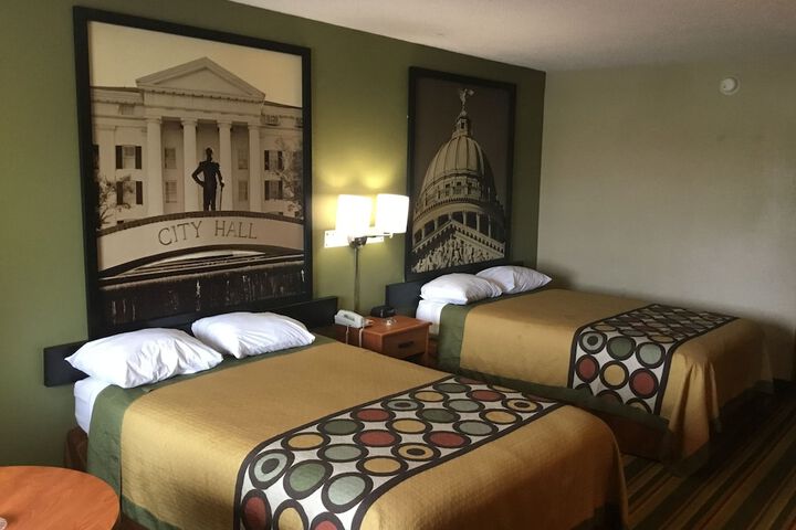 Room 8 of 31