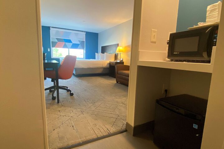 Room 50 of 63