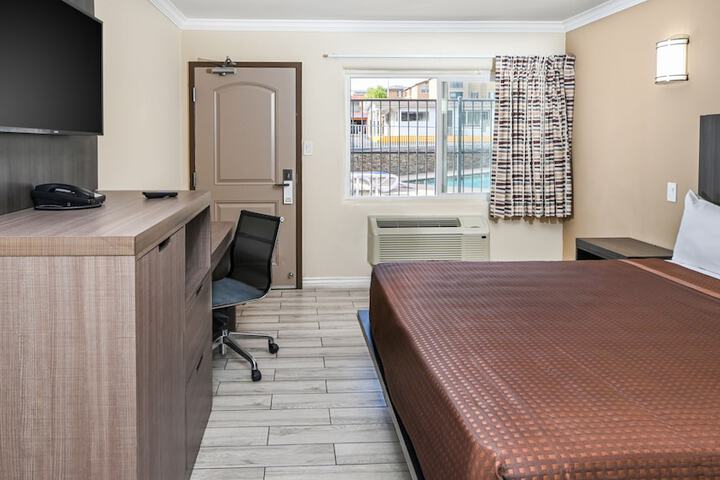 Room 38 of 43