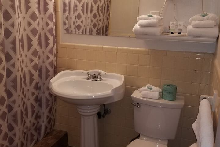 Colonial Inn Seekonk