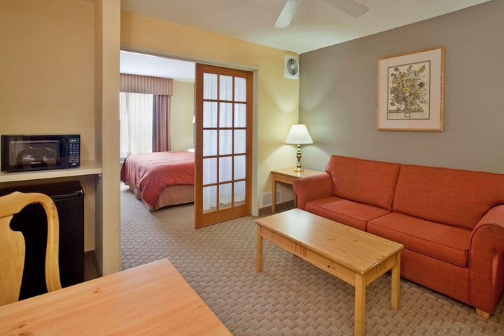 Room 8 of 25