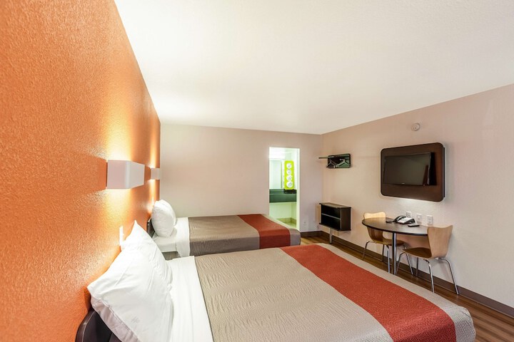 Room 16 of 30
