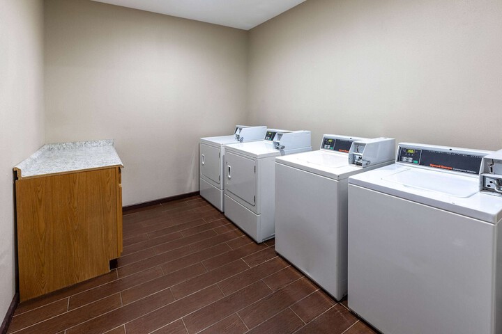 Room 9 of 32