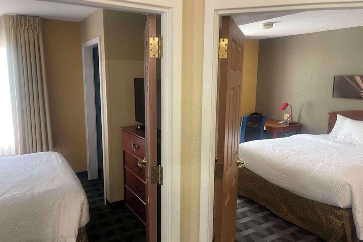 Room 13 of 23