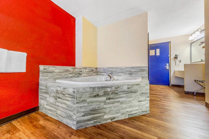 Econo Lodge Inn & Suites Brookings