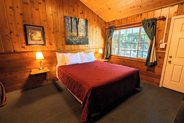 Room 33 of 47