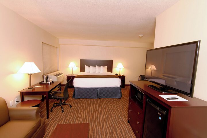 Room 33 of 104