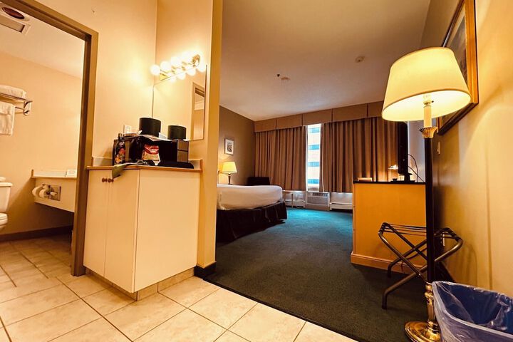Nomad Hotel and Suites