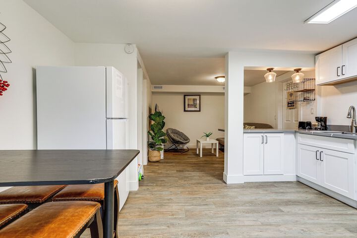 Walk to Beach & Lake Access: Cozy Redmond Apt!