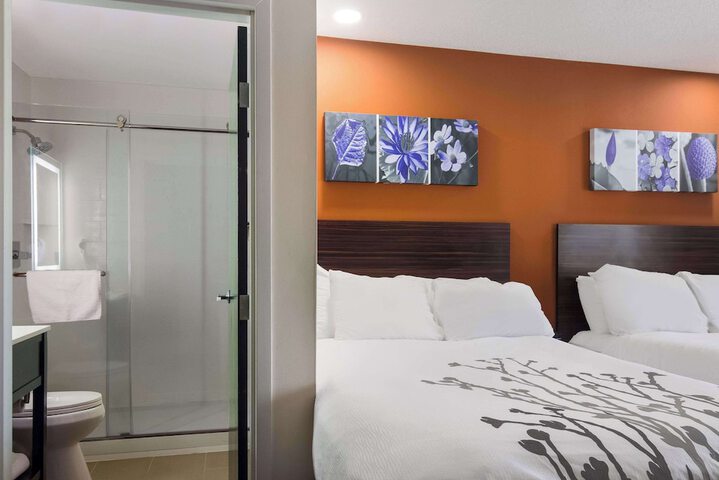 Room 30 of 38