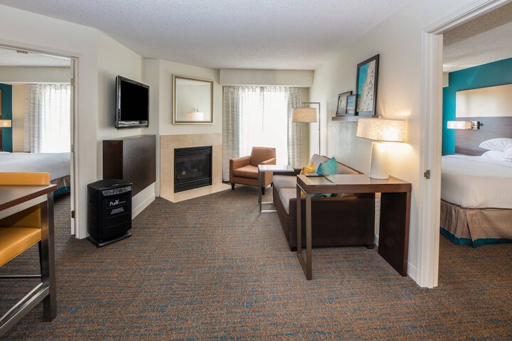 Room 25 of 42