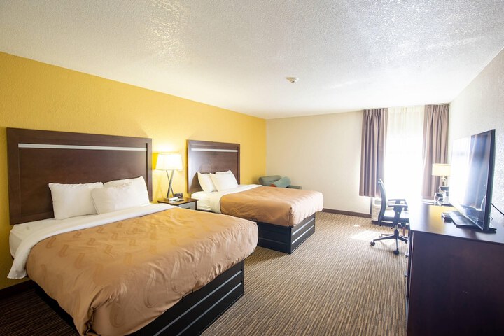 Quality Inn & Suites Portage Central