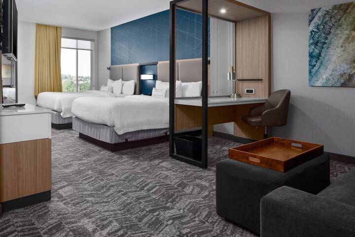 Room 17 of 28