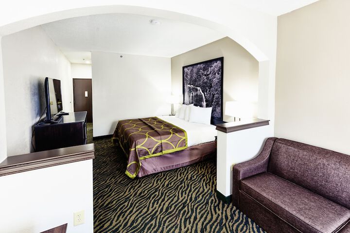 Room 16 of 43