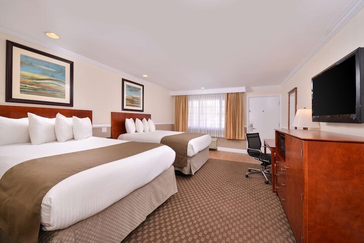 Room 12 of 19