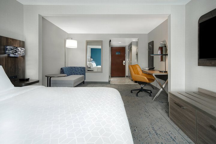 Room 18 of 53