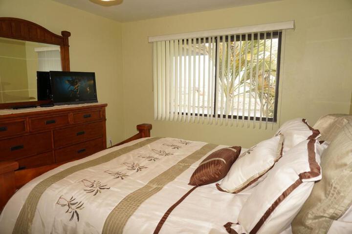 Bass & Sun Condominium 2 / 2 Bedroom