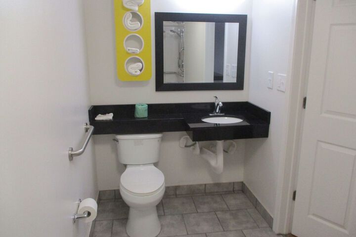 Motel 6 North Olmsted OH - Cleveland