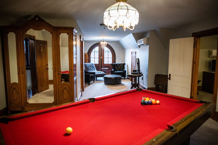 The Gage Mansion B & B
