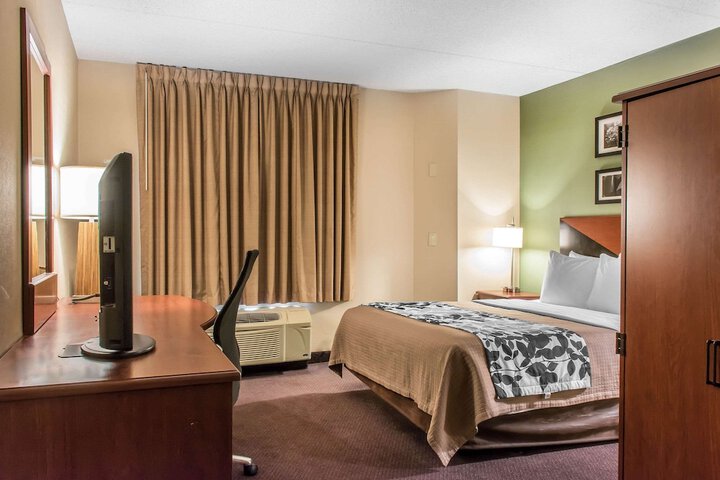Room 13 of 43