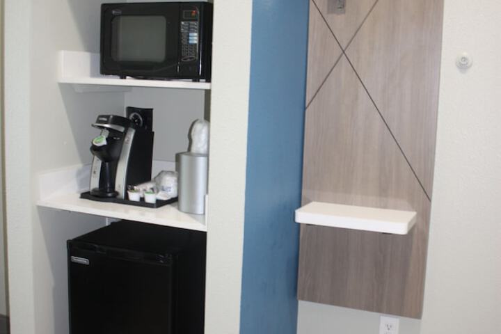 Holiday Inn Express Hotel & Suites Shamrock North by IHG
