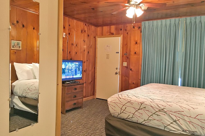 Room 151 of 183